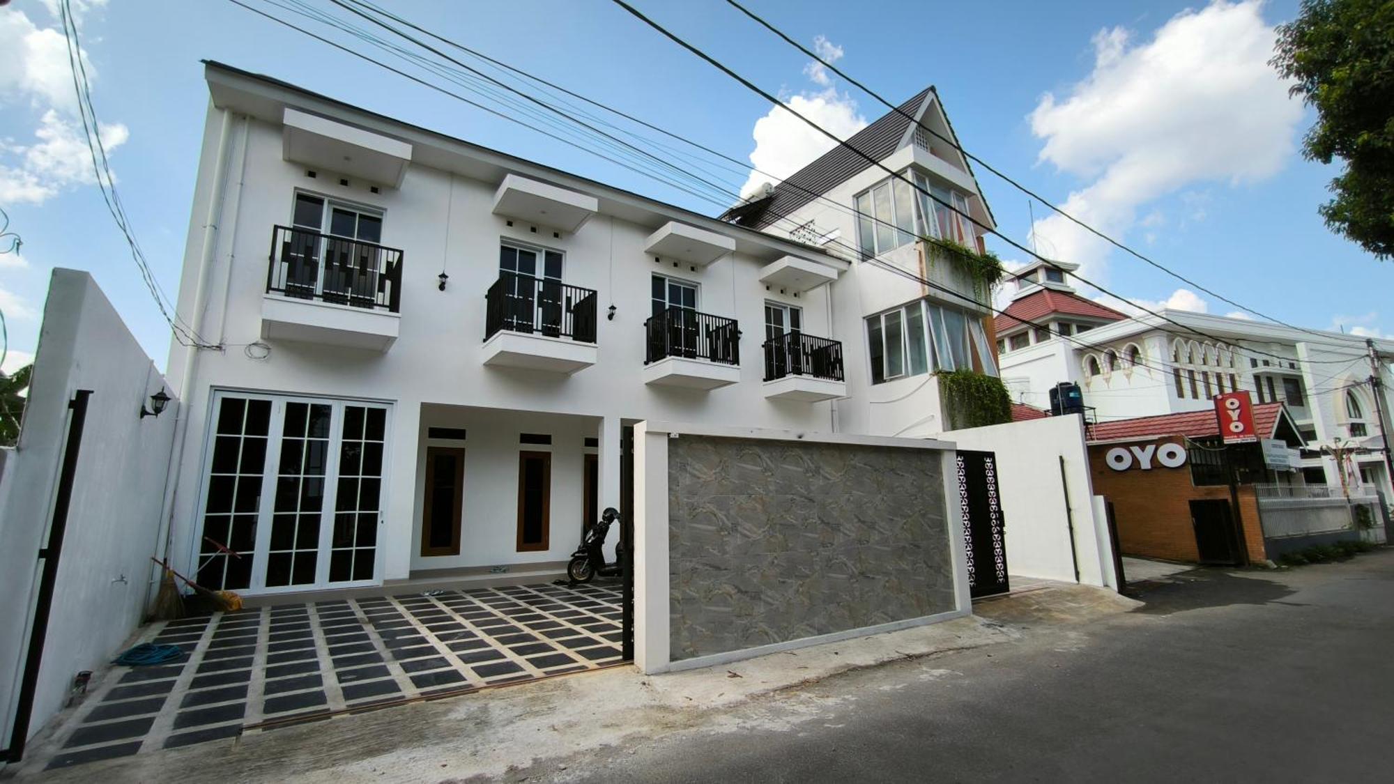 House Of Bedjo Powered By Cocotel Yogyakarta Ngoại thất bức ảnh